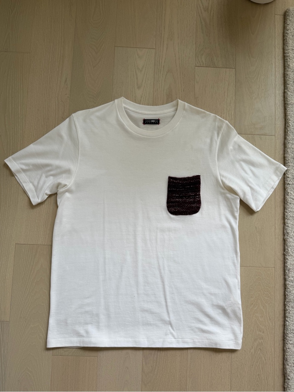 CASH CA ENGLAND Men’s White T-shirt with Burgundy Mohair Pocket Mens XL Japan